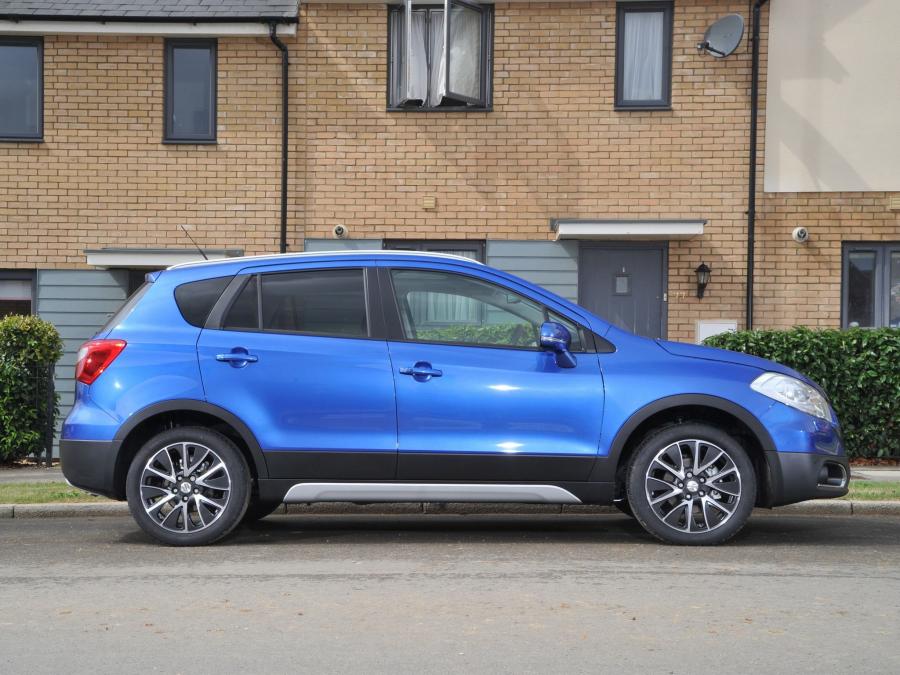  Suzuki SX4 S-Cross 2013 года  (UK) (фото 12 из 19)